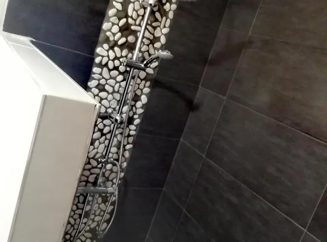 בית נופש The House *