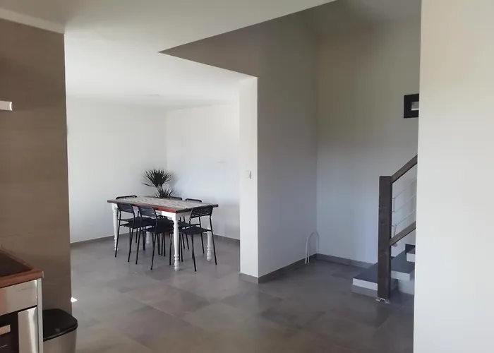 בית נופש The House *